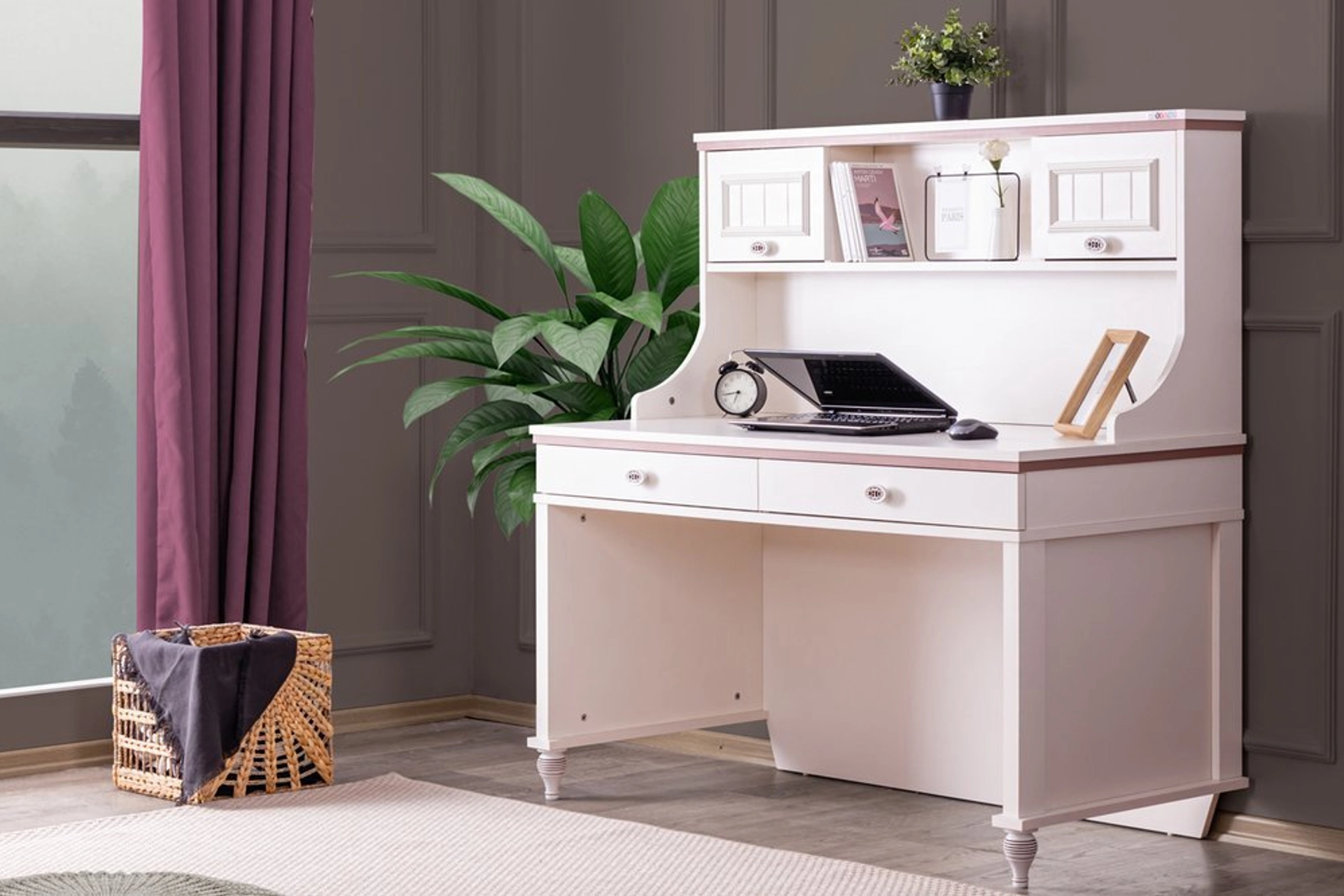Country Pembe Detaylı Çalışma Masası