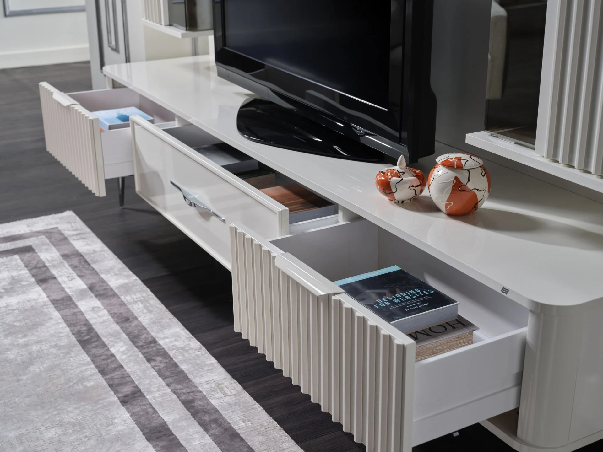 Fitilli Beyaz Lüks TV Ünitesi