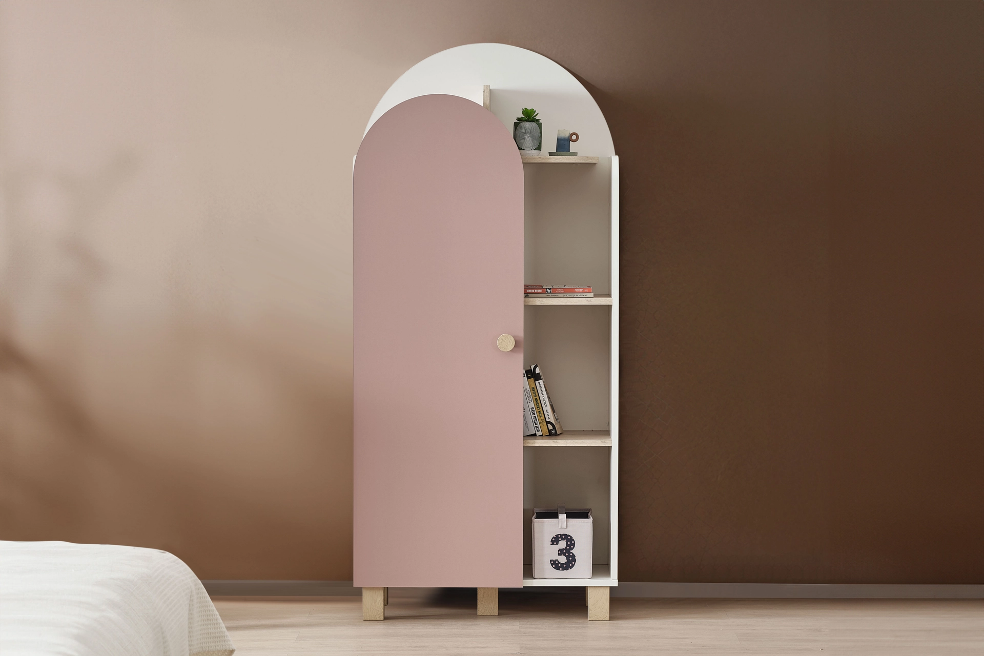 Kemer Formlu Pembe Çocuk Kitaplığı